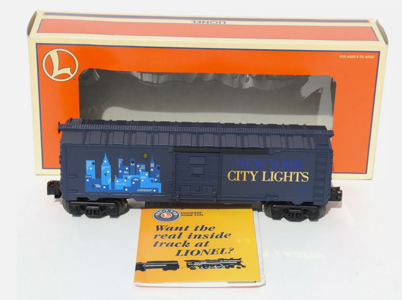 Lionel New York City Lights O-gauge boxcar w/box