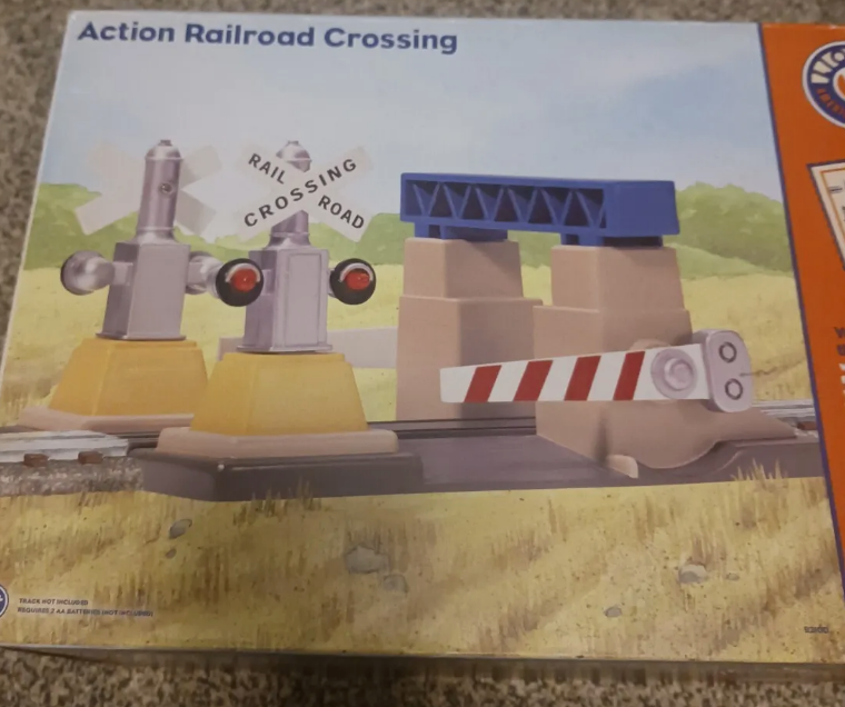 Lionel Learning Curve Action Railroad Crossing, New in Box