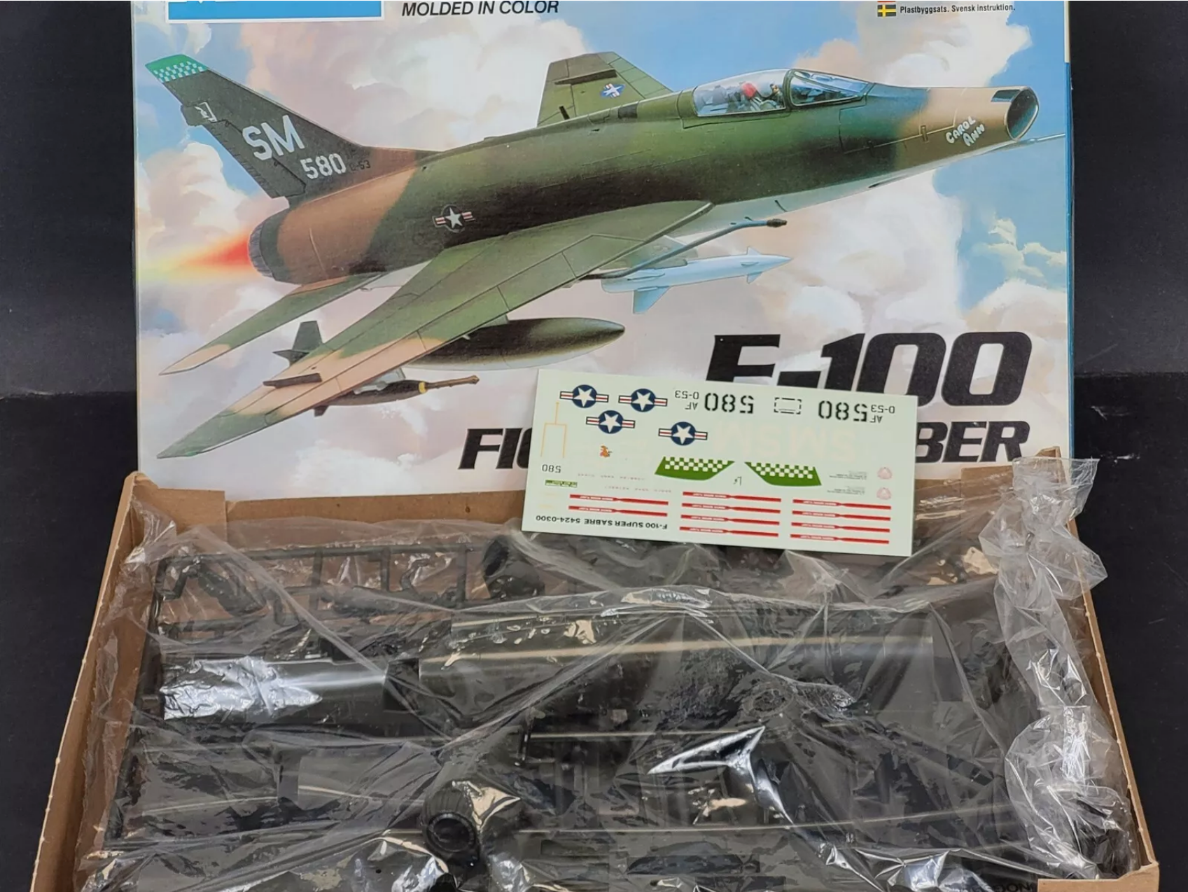 Monogram F-100 Fighter Bomber Model Airplane Kit Boxed 1/48 New # 5424