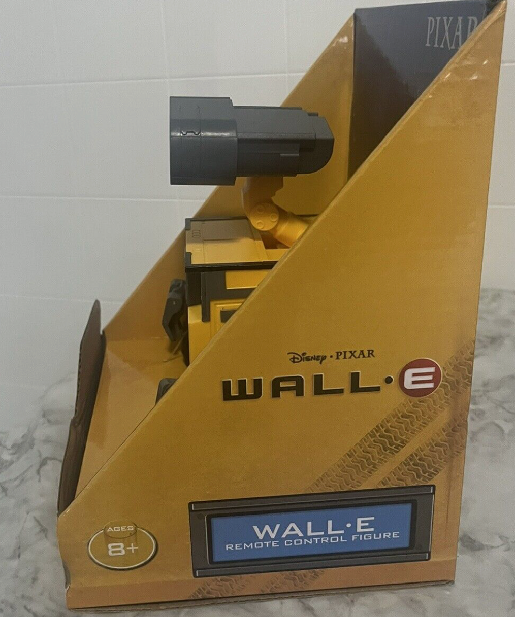 WALL-E WASTE ALLOCATION LOAD LIFTER REMOTE CONTROL ROBOT FIGURE DISNEY-PIXAR MIB