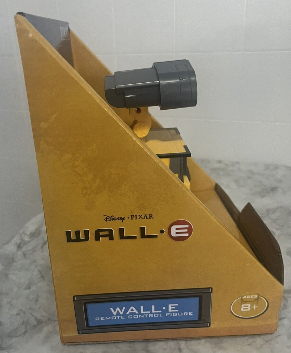 WALL-E WASTE ALLOCATION LOAD LIFTER REMOTE CONTROL ROBOT FIGURE DISNEY-PIXAR MIB