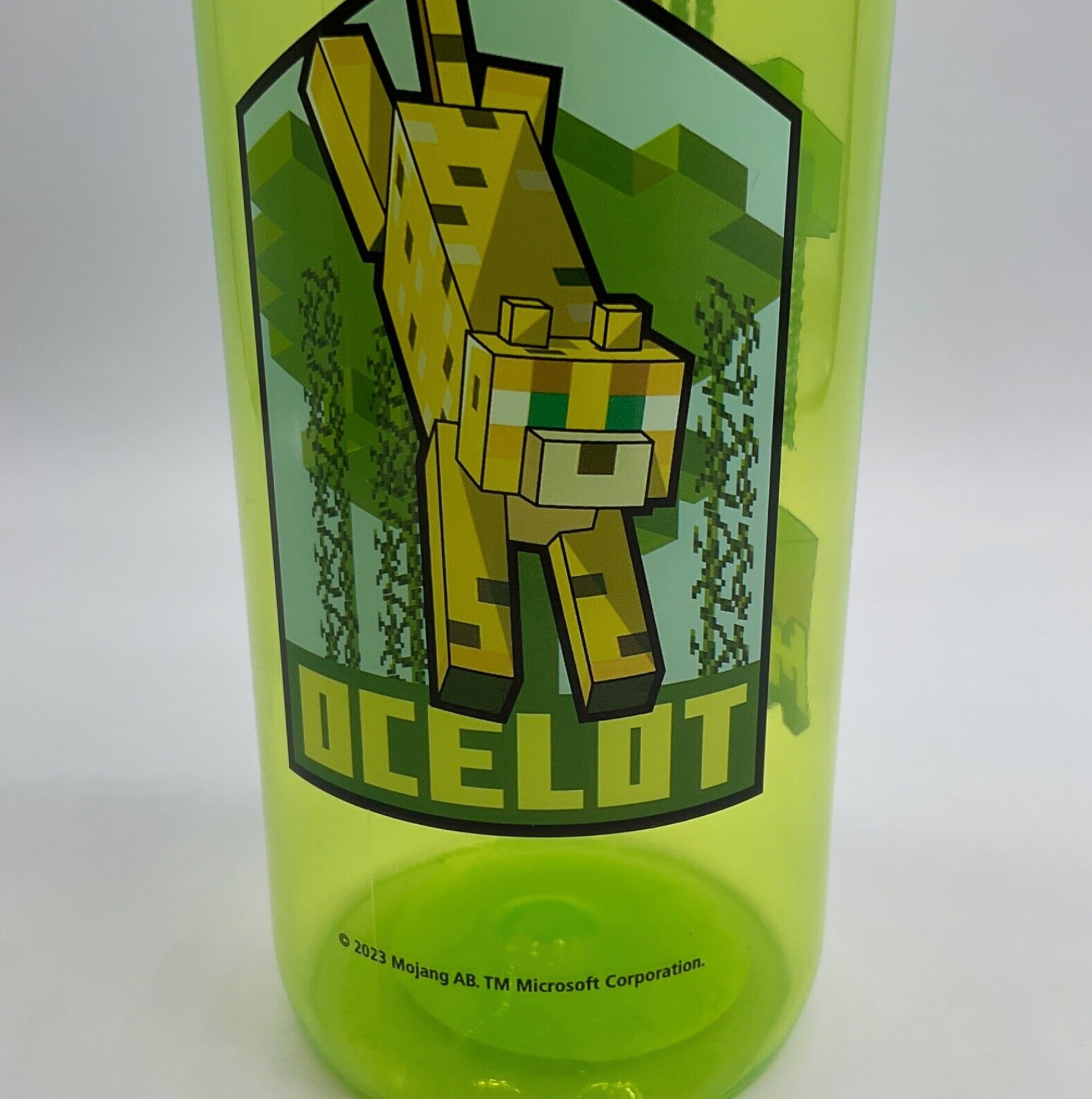 Minecraft Sip Water Bottle Carry Loop Designs Zak Sip Bottles 20 oz Ocelot Green