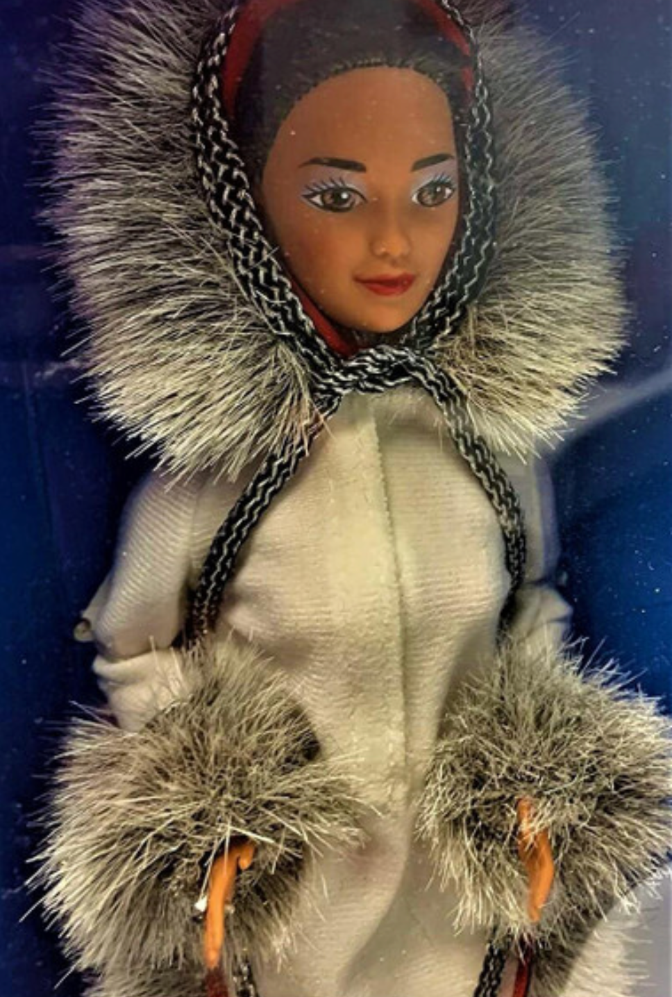 Vintage 1990 Eskimo Barbie Dolls of the World Second Edition Mattel #9844