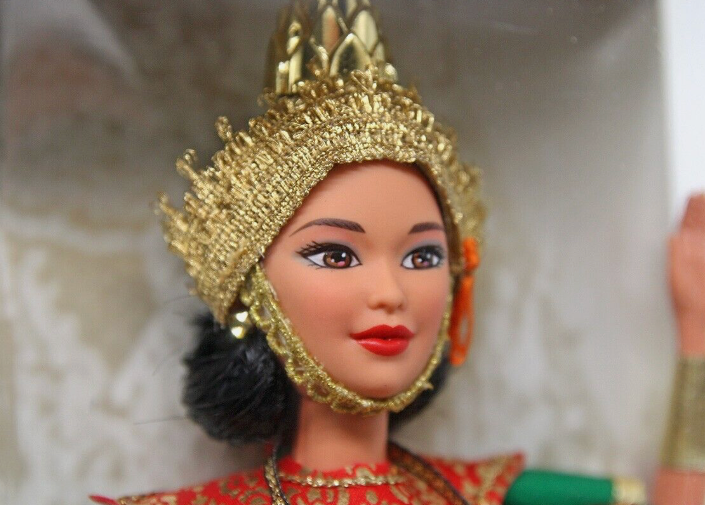 Vintage ('97) "Thai" Barbie Doll Figure #18561